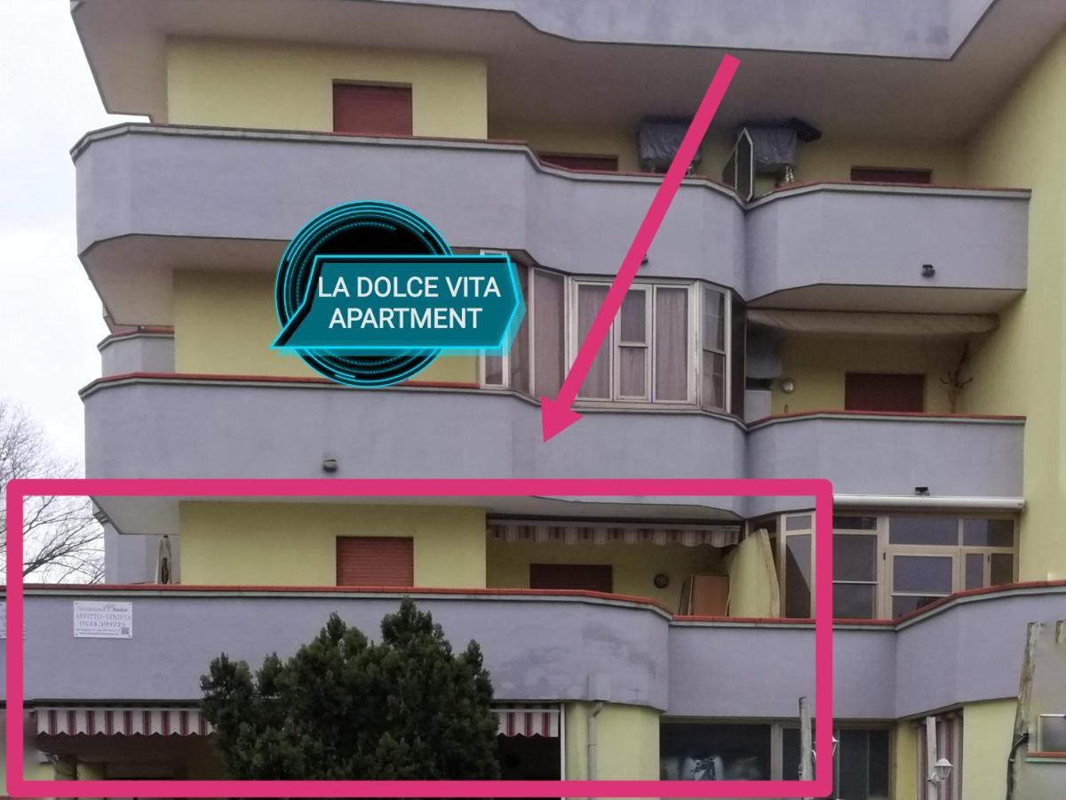 La Dolce Vita - Apartment With Shared Pool And Large Terrace Lido delle Nazioni Buitenkant foto
