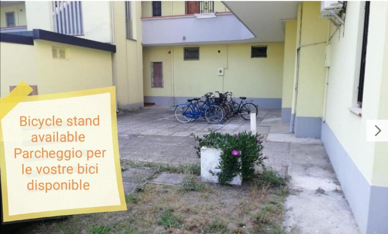 La Dolce Vita - Apartment With Shared Pool And Large Terrace Lido delle Nazioni Buitenkant foto
