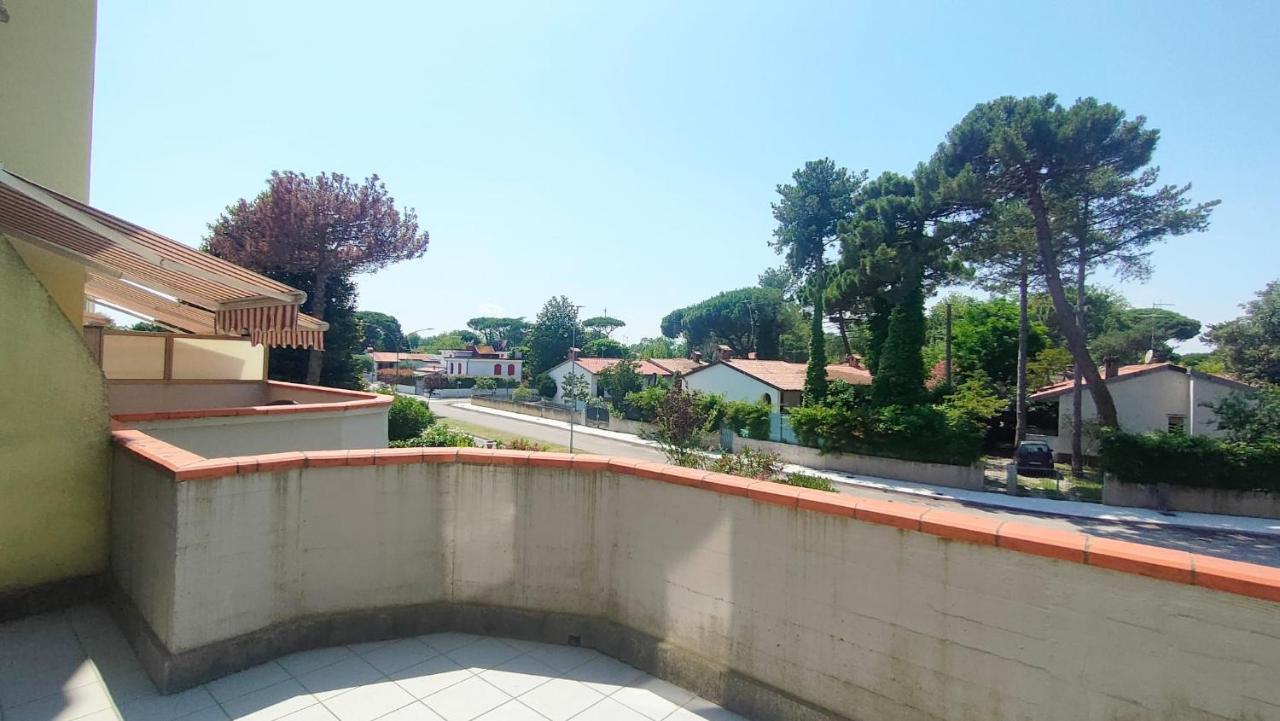 La Dolce Vita - Apartment With Shared Pool And Large Terrace Lido delle Nazioni Buitenkant foto