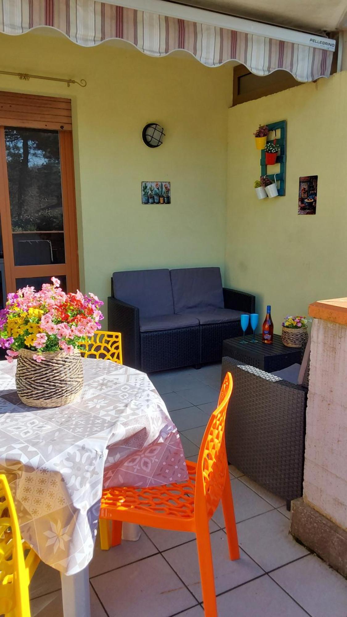 La Dolce Vita - Apartment With Shared Pool And Large Terrace Lido delle Nazioni Buitenkant foto